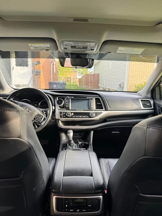 2017 Toyota Highlander - Image 10 of 13