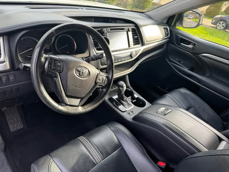 2017 Toyota Highlander - Image 12 of 13