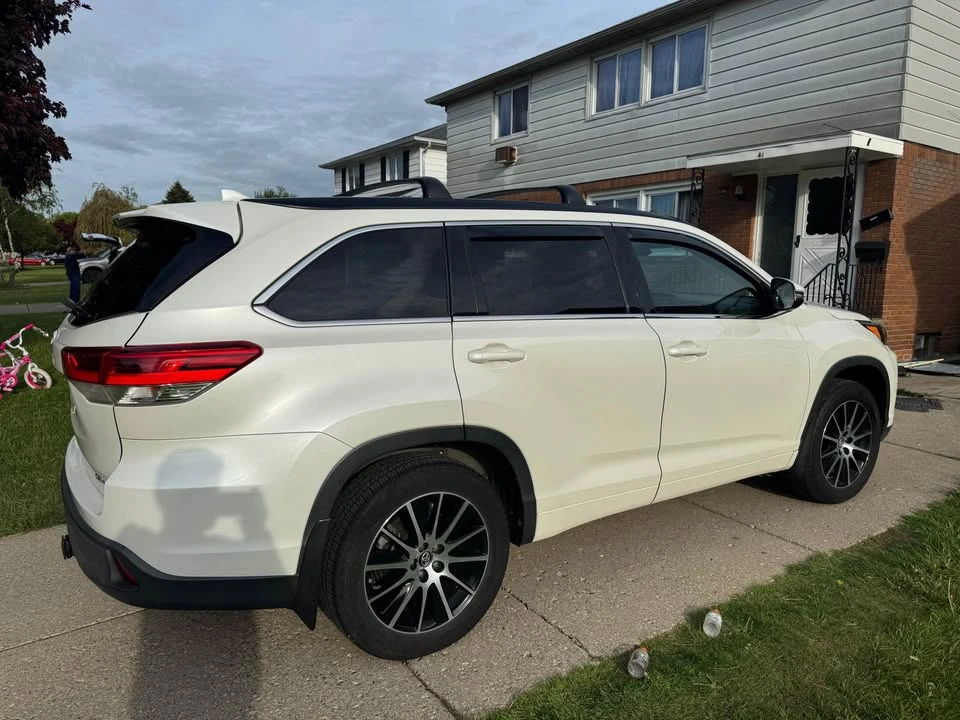 2017 Toyota Highlander - Image 4 of 13