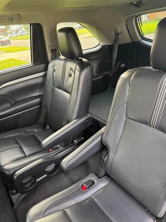2017 Toyota Highlander - Image 11 of 13