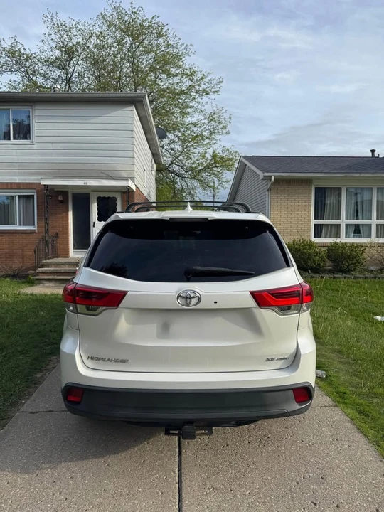 2017 Toyota Highlander - Image 3 of 13