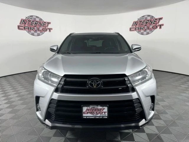 2017 Toyota Highlander - Image 2 of 12