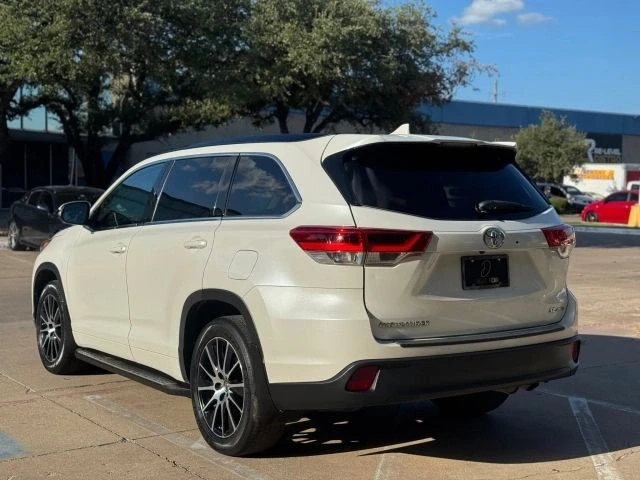 2017 Toyota Highlander - Image 4 of 21