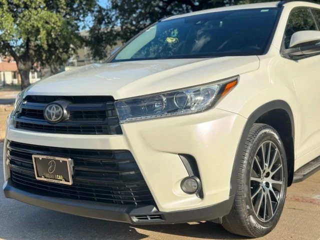 2017 Toyota Highlander - Image 11 of 21