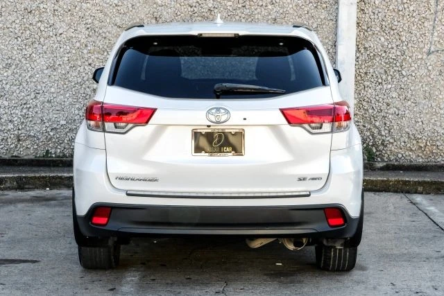 2017 Toyota Highlander - Image 11 of 21