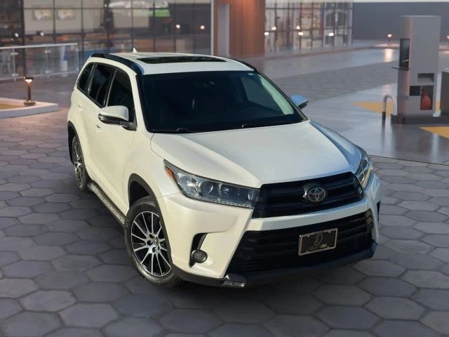 2017 Toyota Highlander - Image 14 of 21