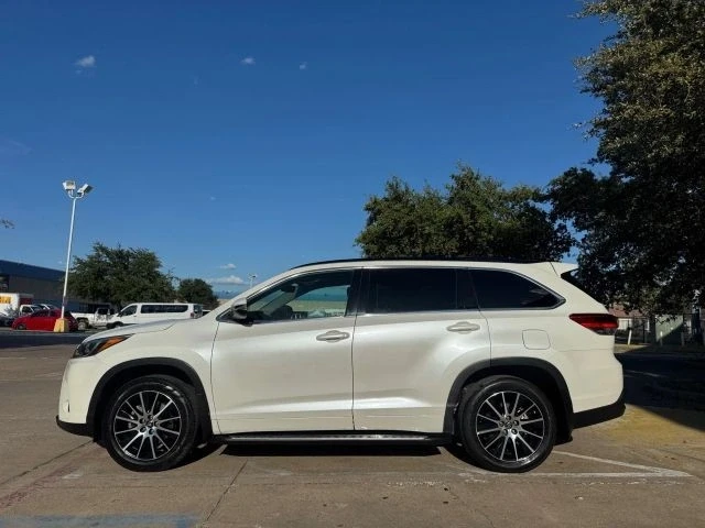 2017 Toyota Highlander - Image 3 of 21
