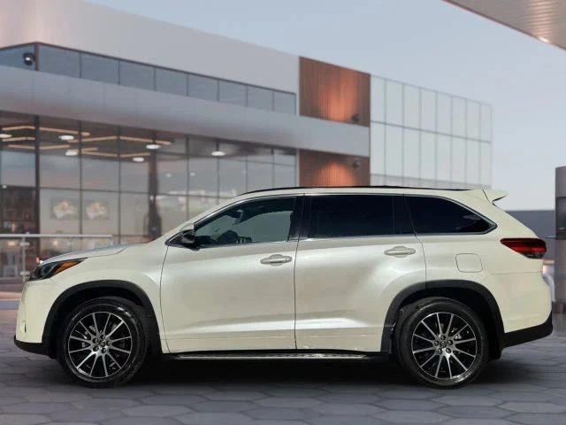 2017 Toyota Highlander - Image 3 of 21