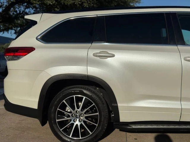 2017 Toyota Highlander - Image 20 of 21