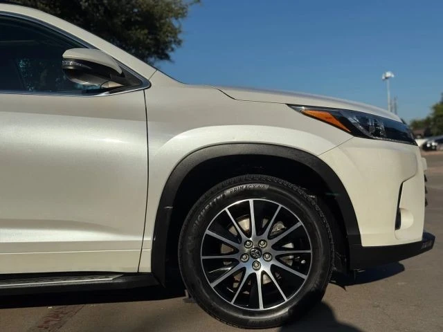 2017 Toyota Highlander - Image 19 of 21