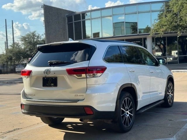2017 Toyota Highlander - Image 6 of 21
