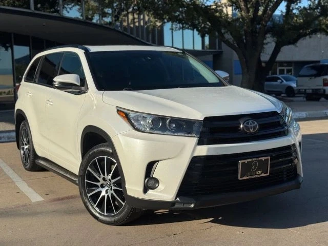 2017 Toyota Highlander - Image 13 of 21