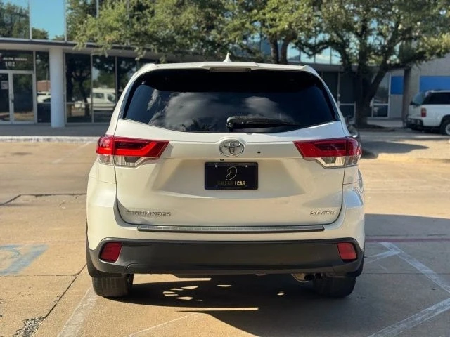 2017 Toyota Highlander - Image 5 of 21