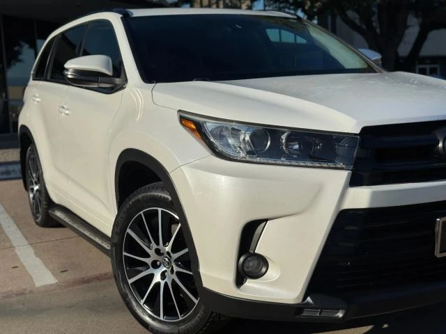 2017 Toyota Highlander - Image 18 of 21