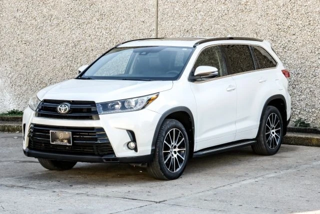 2017 Toyota Highlander - Image 6 of 21