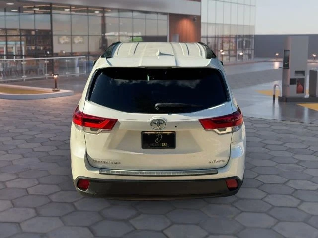 2017 Toyota Highlander - Image 9 of 21