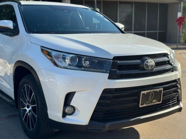 2017 Toyota Highlander - Image 12 of 21