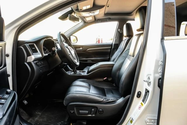 2017 Toyota Highlander - Image 4 of 21