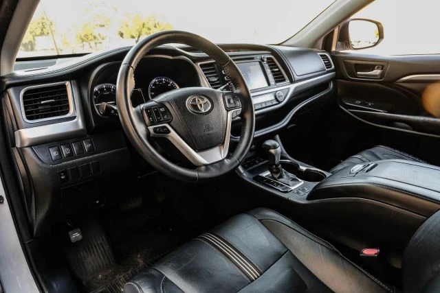 2017 Toyota Highlander - Image 3 of 21
