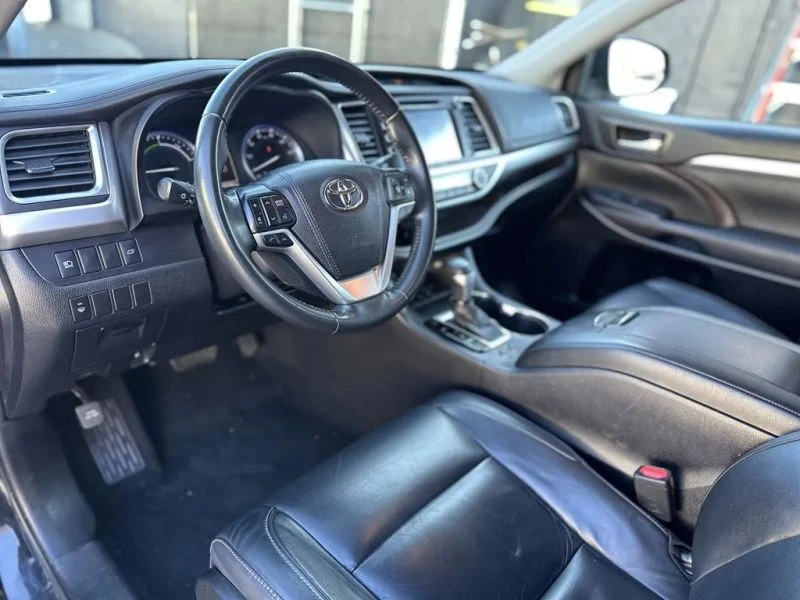 2017 Toyota Highlander - Image 10 of 12