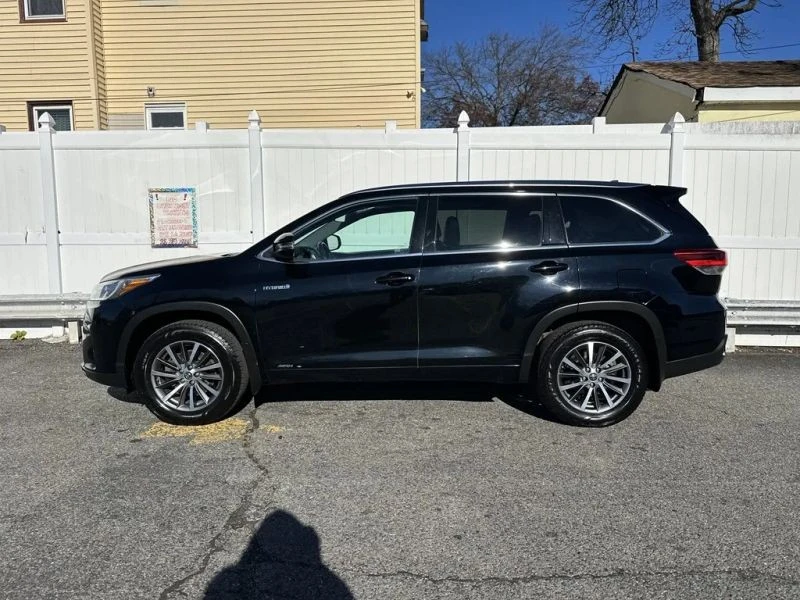 2017 Toyota Highlander - Image 4 of 12