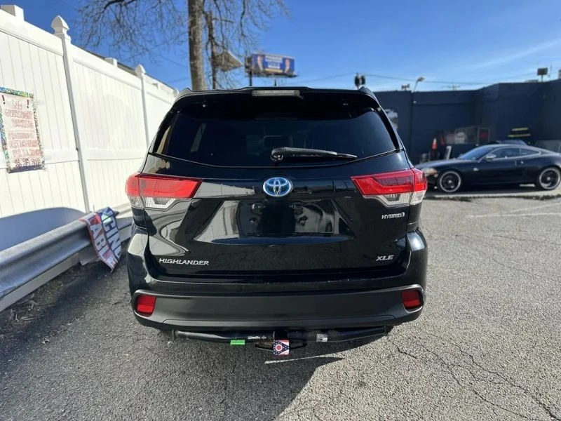 2017 Toyota Highlander - Image 6 of 12
