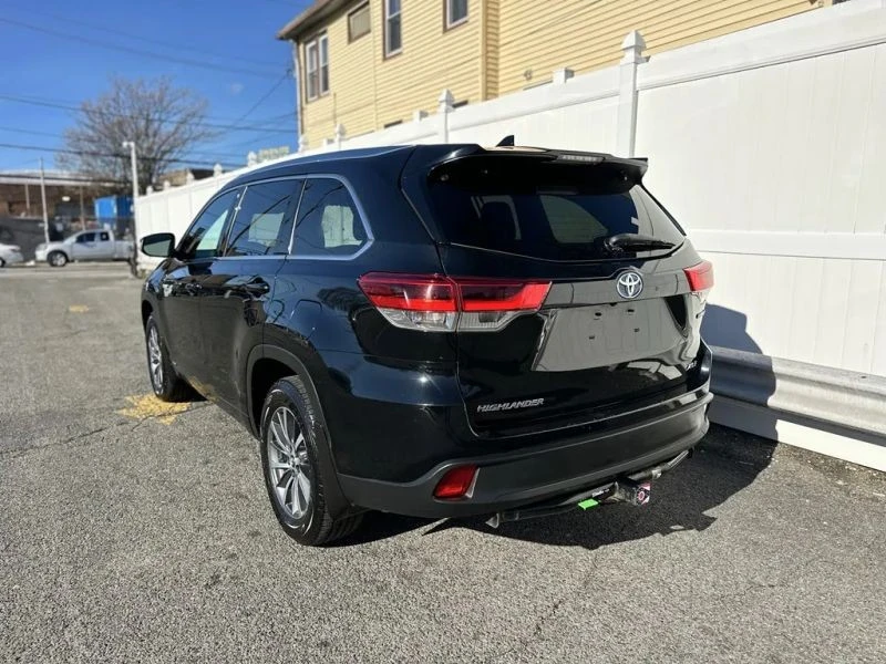 2017 Toyota Highlander - Image 5 of 12