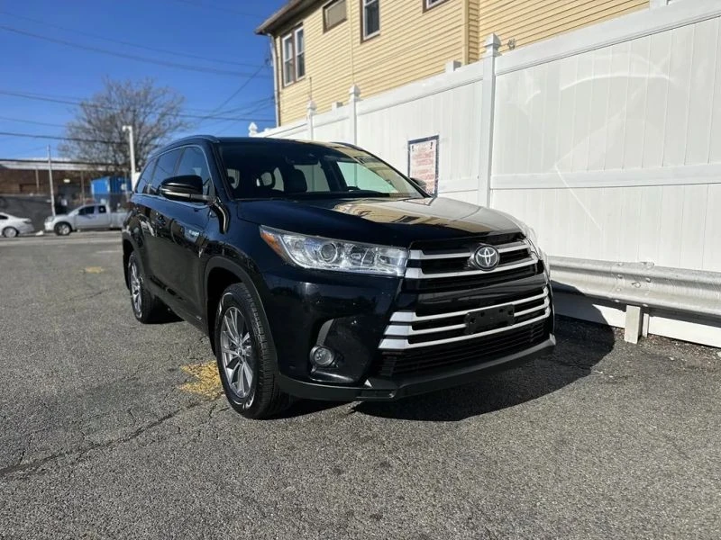 2017 Toyota Highlander - Image 3 of 12