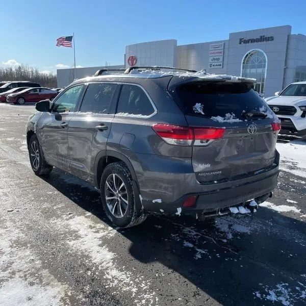 2017 Toyota Highlander - Image 5 of 12