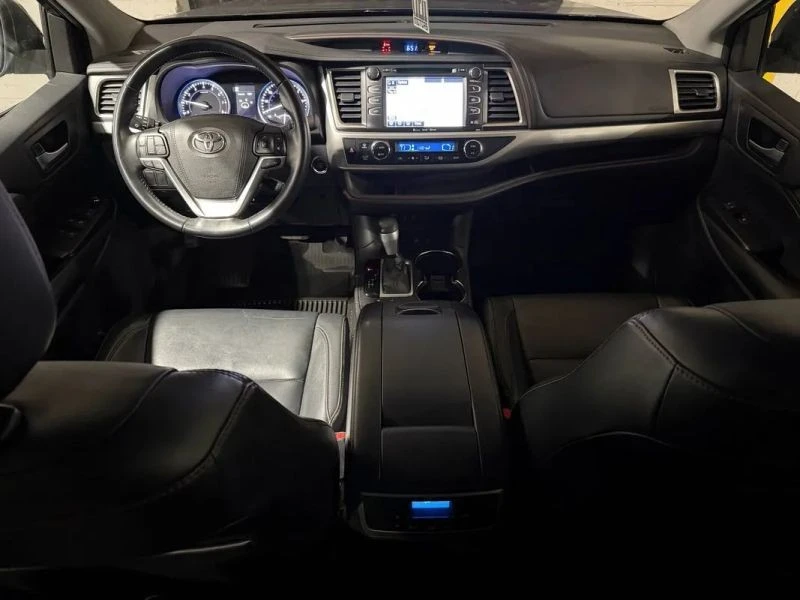2017 Toyota Highlander - Image 9 of 12