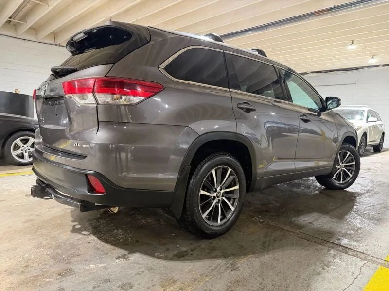 2017 Toyota Highlander - Image 4 of 12