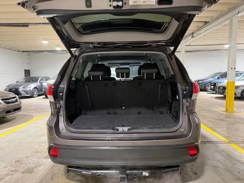 2017 Toyota Highlander - Image 7 of 12