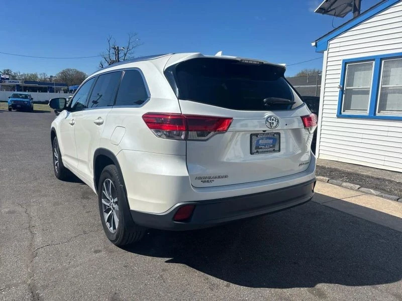 2017 Toyota Highlander - Image 4 of 12
