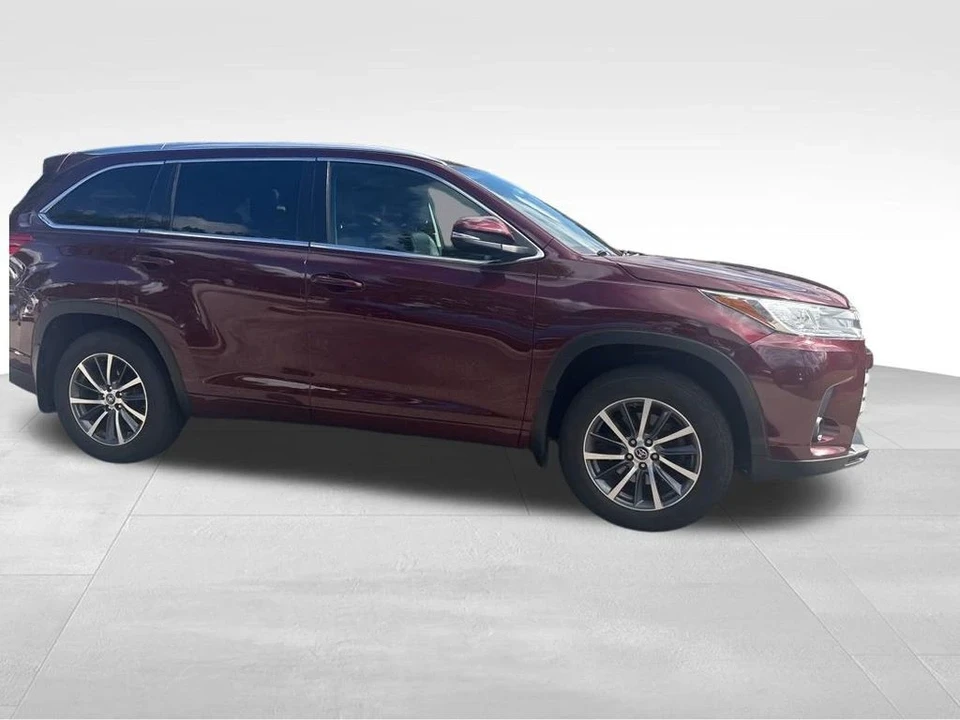 2017 Toyota Highlander - Image 9 of 12