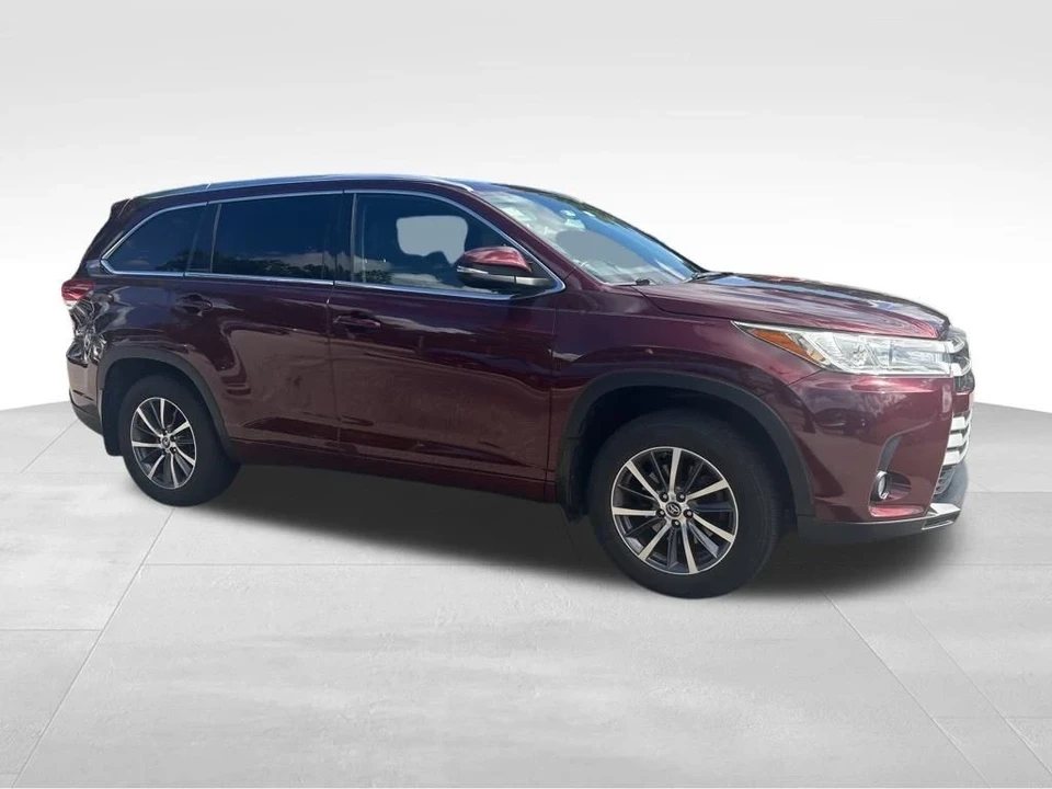 2017 Toyota Highlander - Image 7 of 12