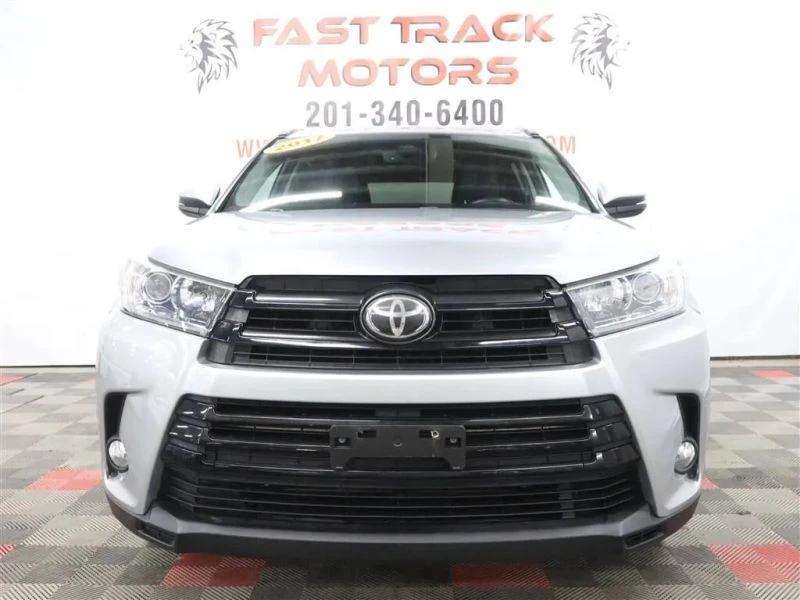 2017 Toyota Highlander - Image 2 of 12