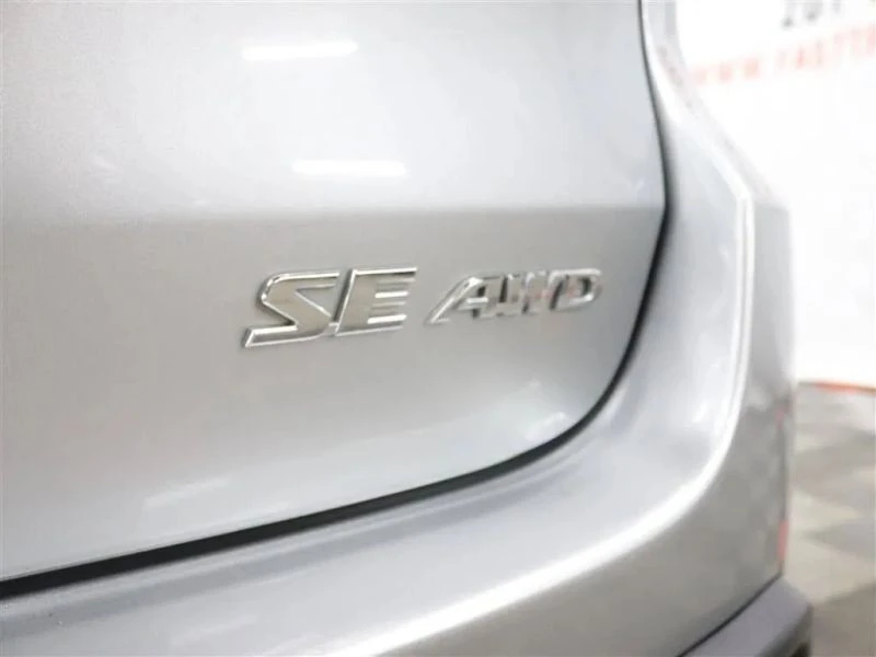 2017 Toyota Highlander - Image 9 of 12