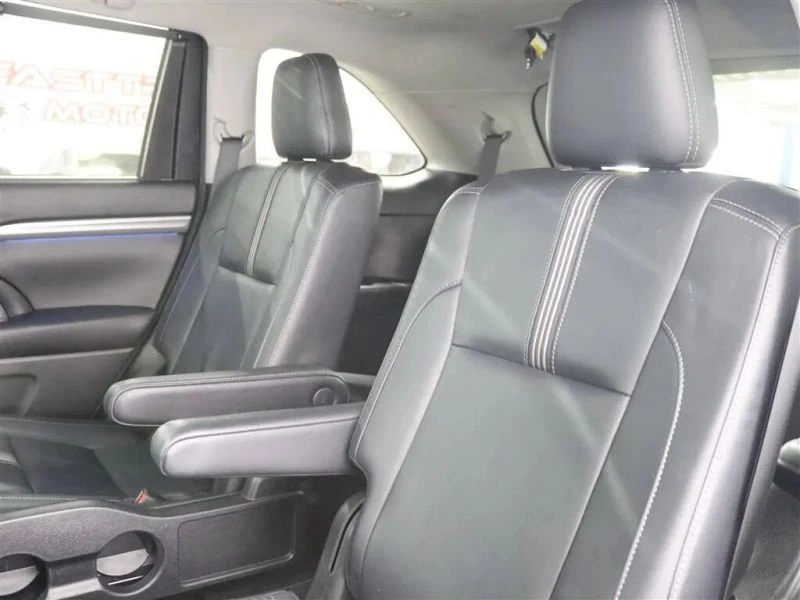 2017 Toyota Highlander - Image 12 of 12