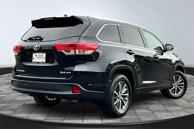 2017 Toyota Highlander - Image 5 of 12