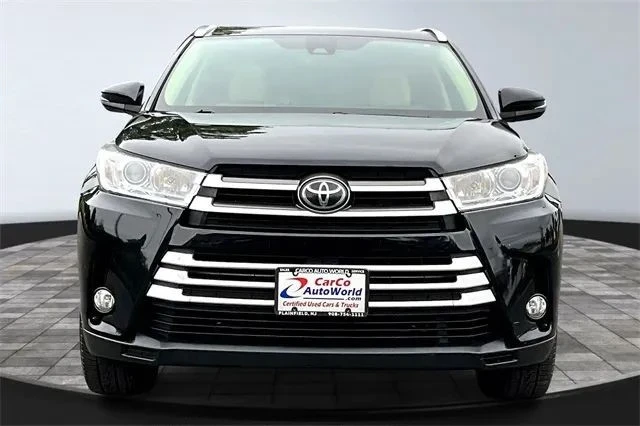 2017 Toyota Highlander - Image 2 of 12