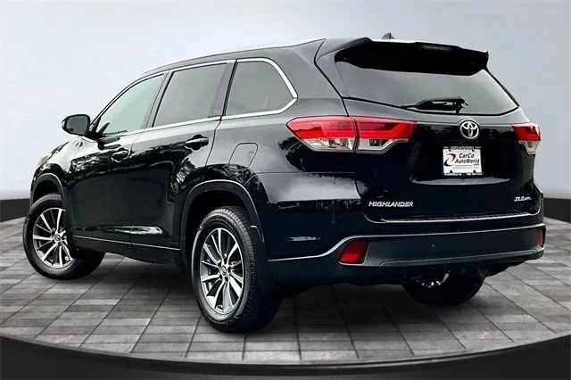 2017 Toyota Highlander - Image 7 of 12