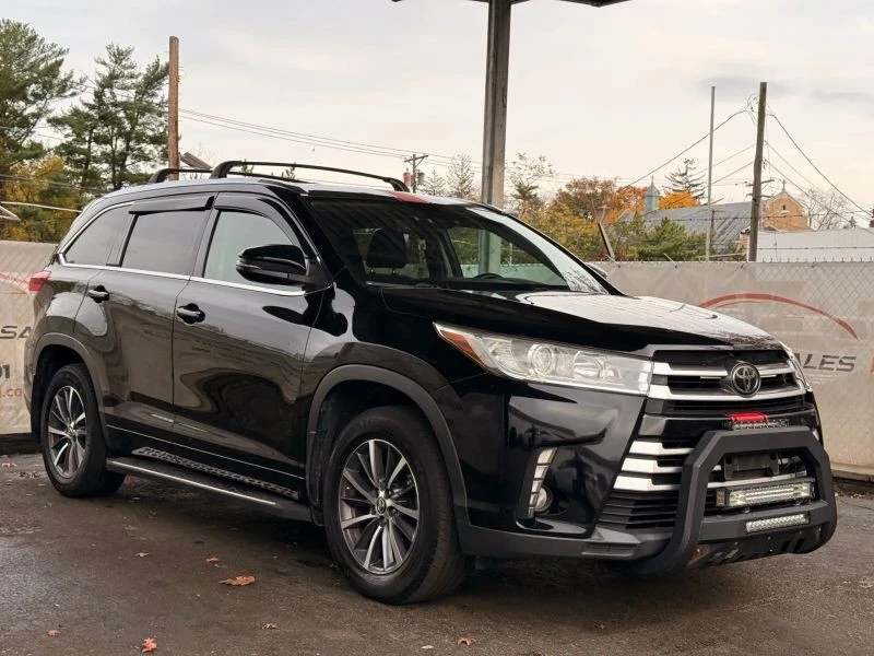 2017 Toyota Highlander - Image 6 of 12