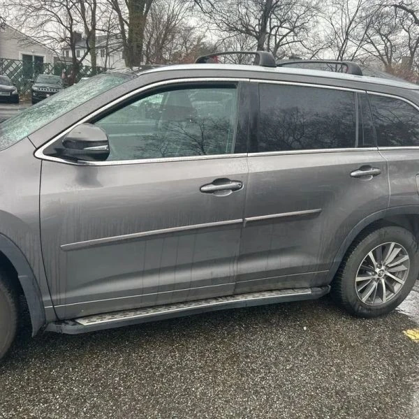 2017 Toyota Highlander - Image 4 of 12