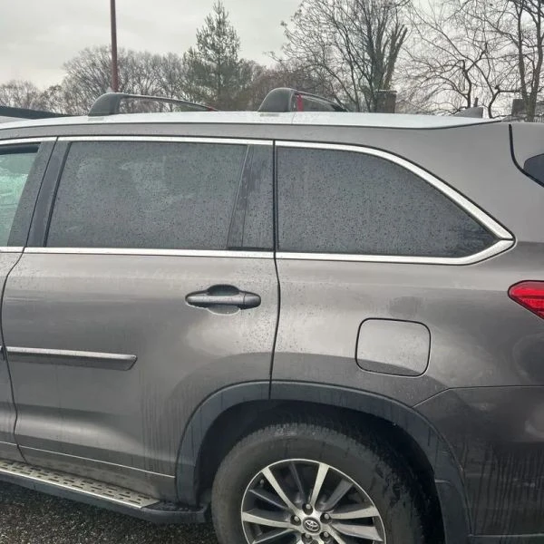 2017 Toyota Highlander - Image 6 of 12