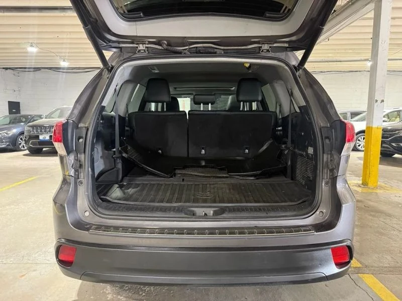 2017 Toyota Highlander - Image 6 of 12