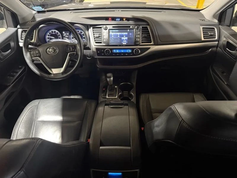 2017 Toyota Highlander - Image 7 of 12