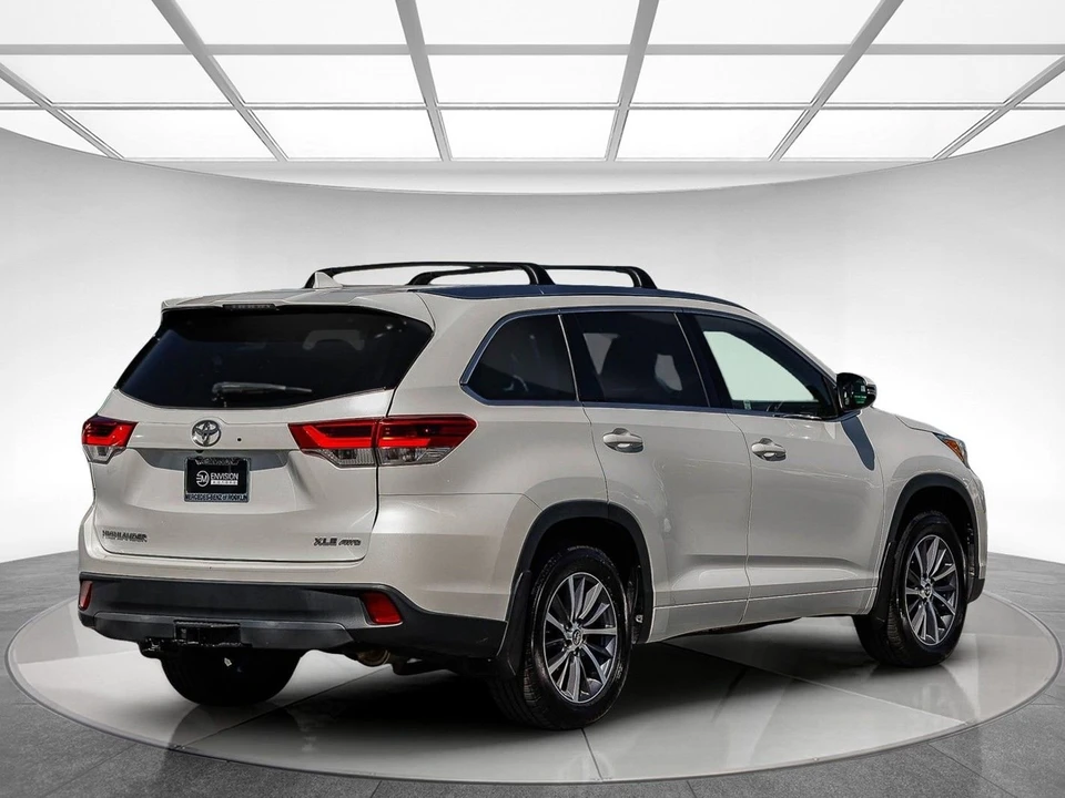2017 Toyota Highlander - Image 5 of 21