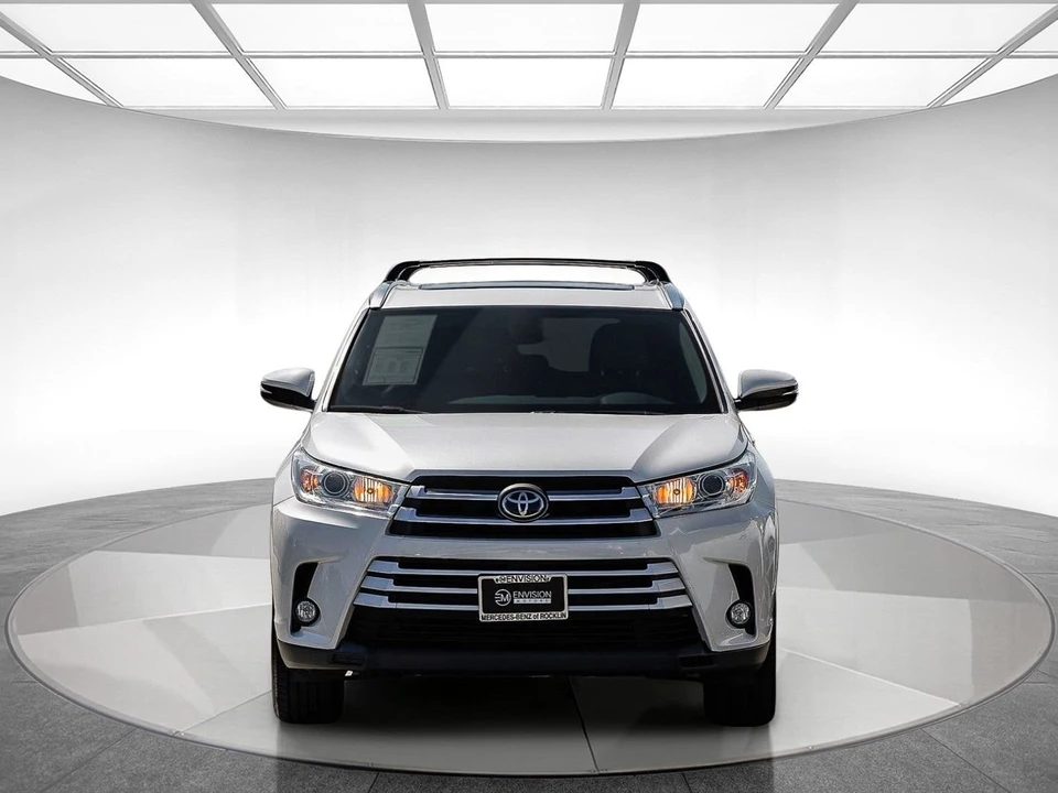 2017 Toyota Highlander - Image 7 of 21