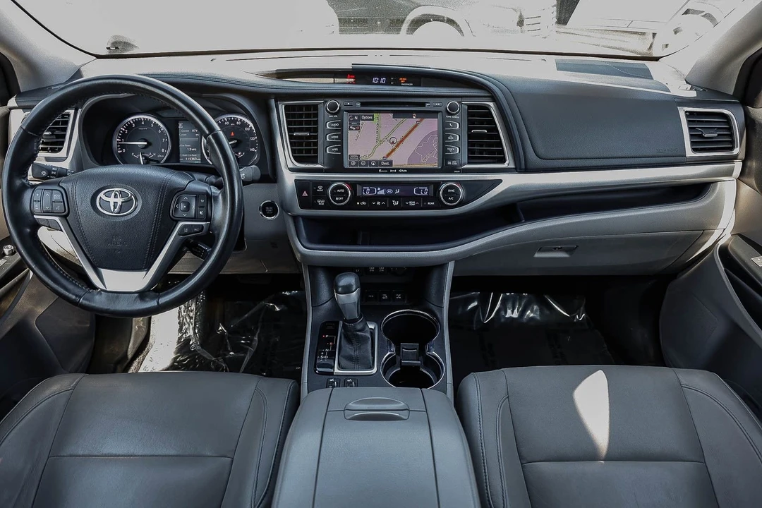 2017 Toyota Highlander - Image 11 of 21