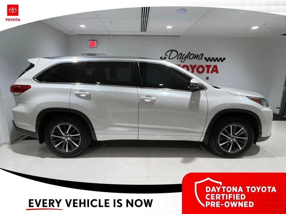 2017 Toyota Highlander - Image 3 of 10
